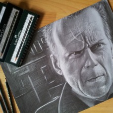 Portret Bruce Willisa s svinčnikom