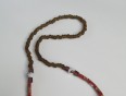 Ogrlica narejena z tubastimi perlami cloisonne in številnimi  majhnimi okroglimi perlicami