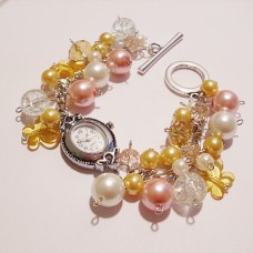 zapestna ura iz steklenih perlic