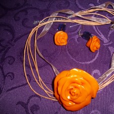 oranžen kompetek vrtnic