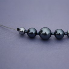 Ogrlica iz žice s sivimi perlami