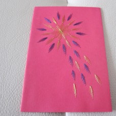 roza voščilnica z ročno vezeno pisano zvezdo repatico