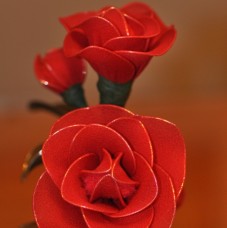 Rdeča vrtnica iz najlona