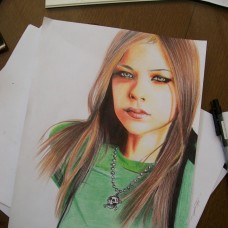 Avril Lavigne, barvni portret