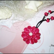 Ogrlica rožica z listki v obliki srčkov