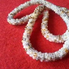 Kvačkana verižica iz perlic