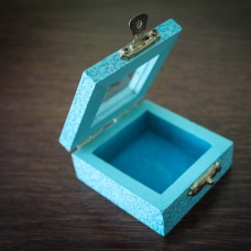 Modra škatlica za nakit
