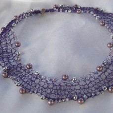 Kvačkana ogrlica - vijolična