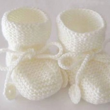 Beli pleteni copatki za dojenčka
