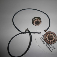 Komplet prstana in ogrlice v modnih barvah - mozaična tehnika