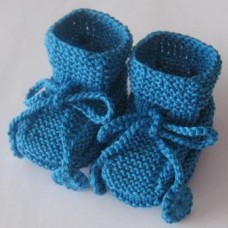 Ročno pleteni bombažni copatki za dojenčka