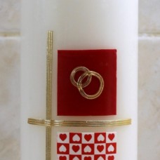 Enostavna poročna sveča s srčki in golobčki
