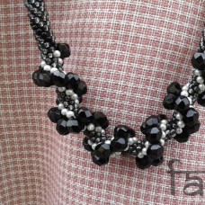 ogrlica iz perlic - črno-siva