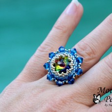 Prstan s kristalom Swarovski v modrih, zelenih in zlatih odtenkih