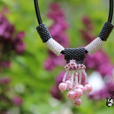 Ogrlica iz perlic, roza, antracitna