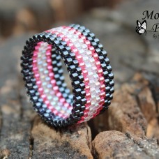 Šivan prstan iz perlic v antracitni, roza in beli barvi
