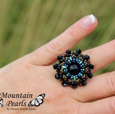 Šivan črno turkizen prstan iz perlic s Swarovski kristali