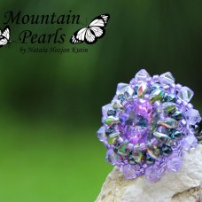 Šivan prstan iz perlic s kristali Swarovski v vijoličnih odtenkih