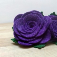 Velika sponka za lase z vijoličnimi vrtnicami