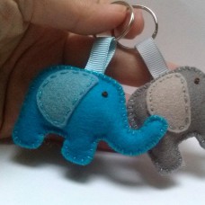 Obesek za ključe - slonček za srečo