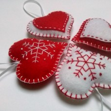 Božični okraski - rdeče beli srčki